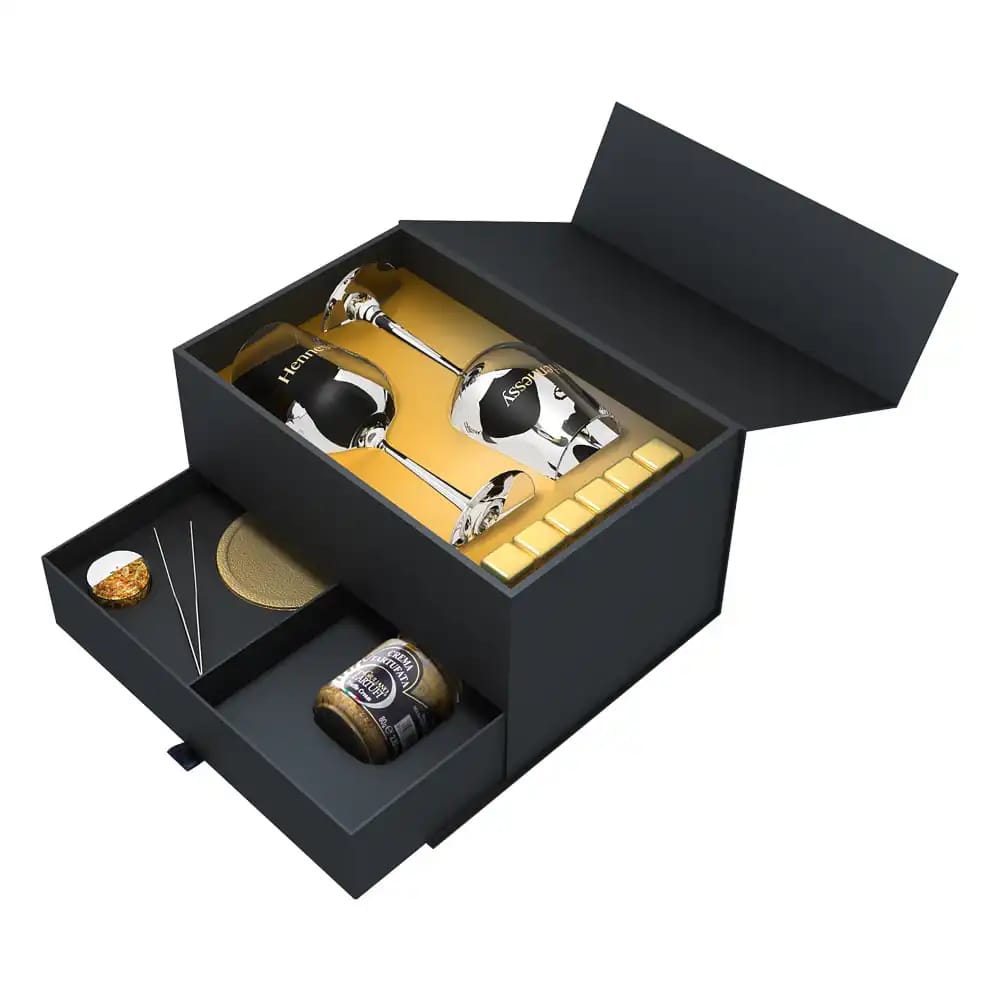HENNESSY XO 150th Anniversary End of Year Box 2