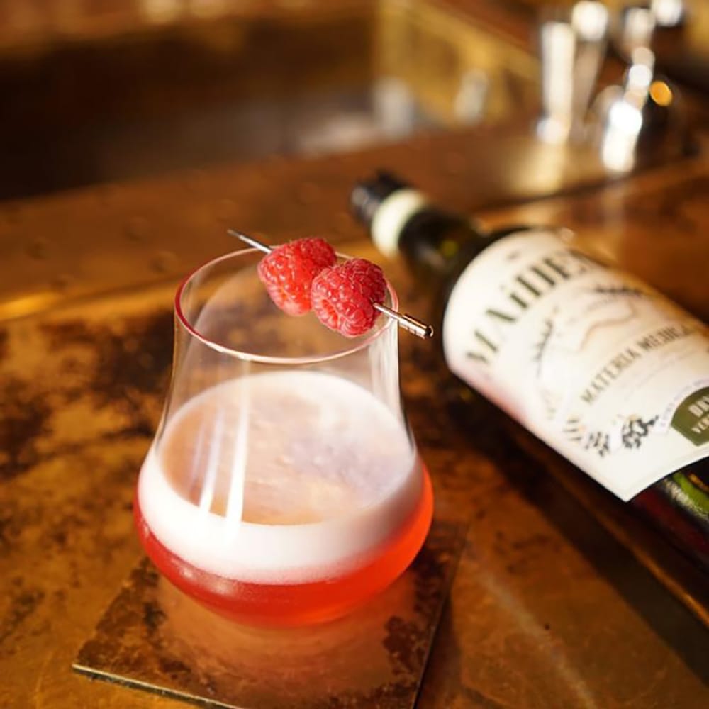 Raspberry_Gin_Glass_Sq_e0156db1-e2fc-4882-9f87-5555e0a139cd_720x