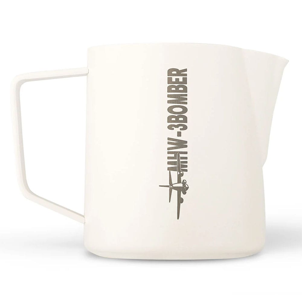 MHW – 3BOMBER 5.0 Off-White Pitcher