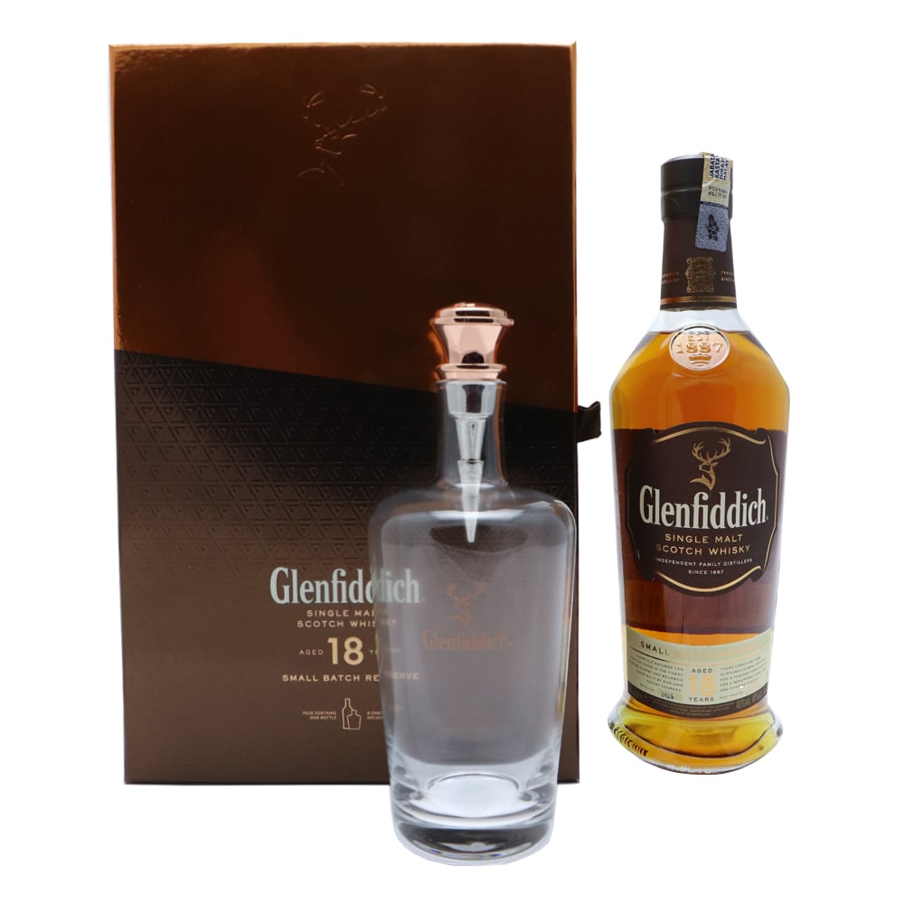 GLENFIDDICH 18 Gift Set with decanter 2